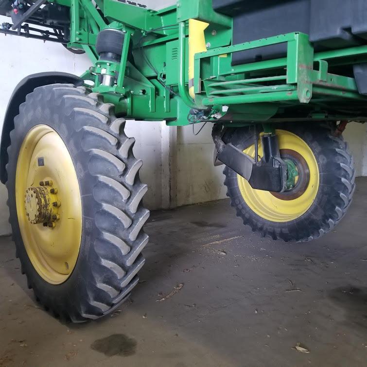 JOHN DEERE 4710 Self Propelled Field Sprayer