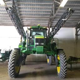 JOHN DEERE 4710 Self Propelled Field Sprayer