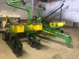 John Deere 1760 8R36 Trailing Planter