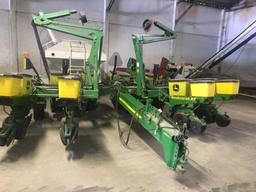 John Deere 1760 8R36 Trailing Planter