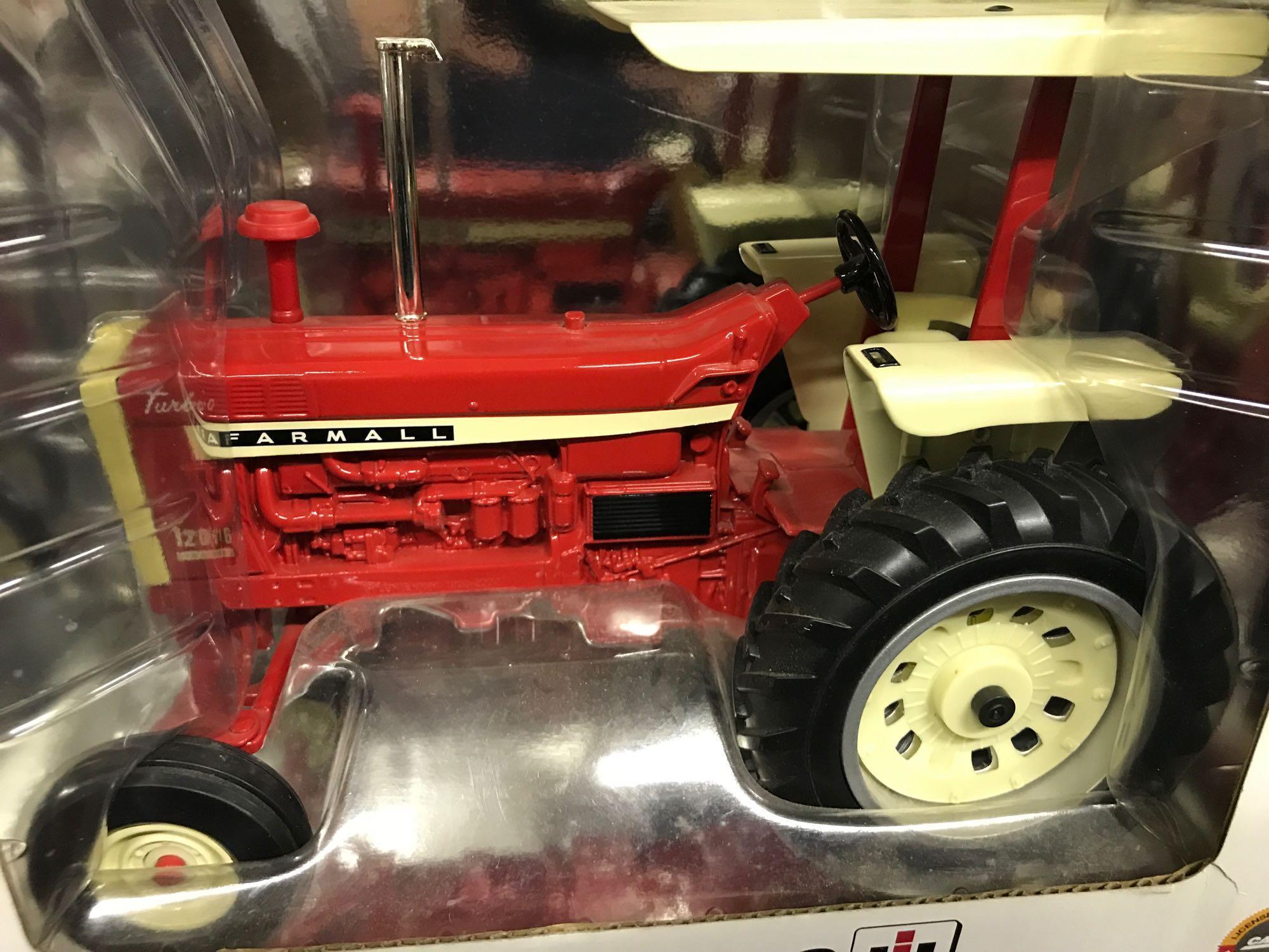 IH 1206 Tractor 1/16th - NIB