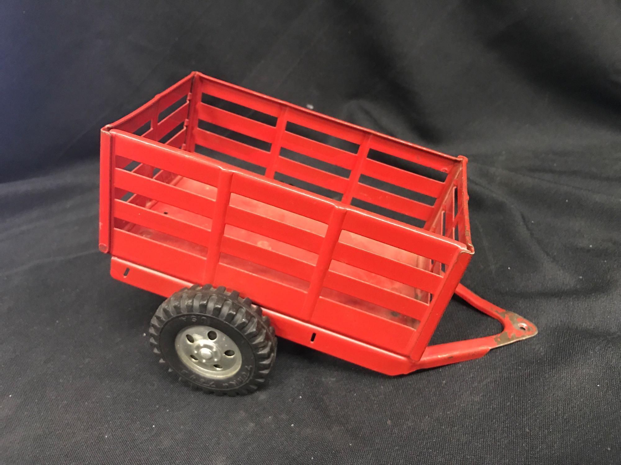 1/16 Scale Tru Scale Spreader and 2 Wheel Livestock Wagon