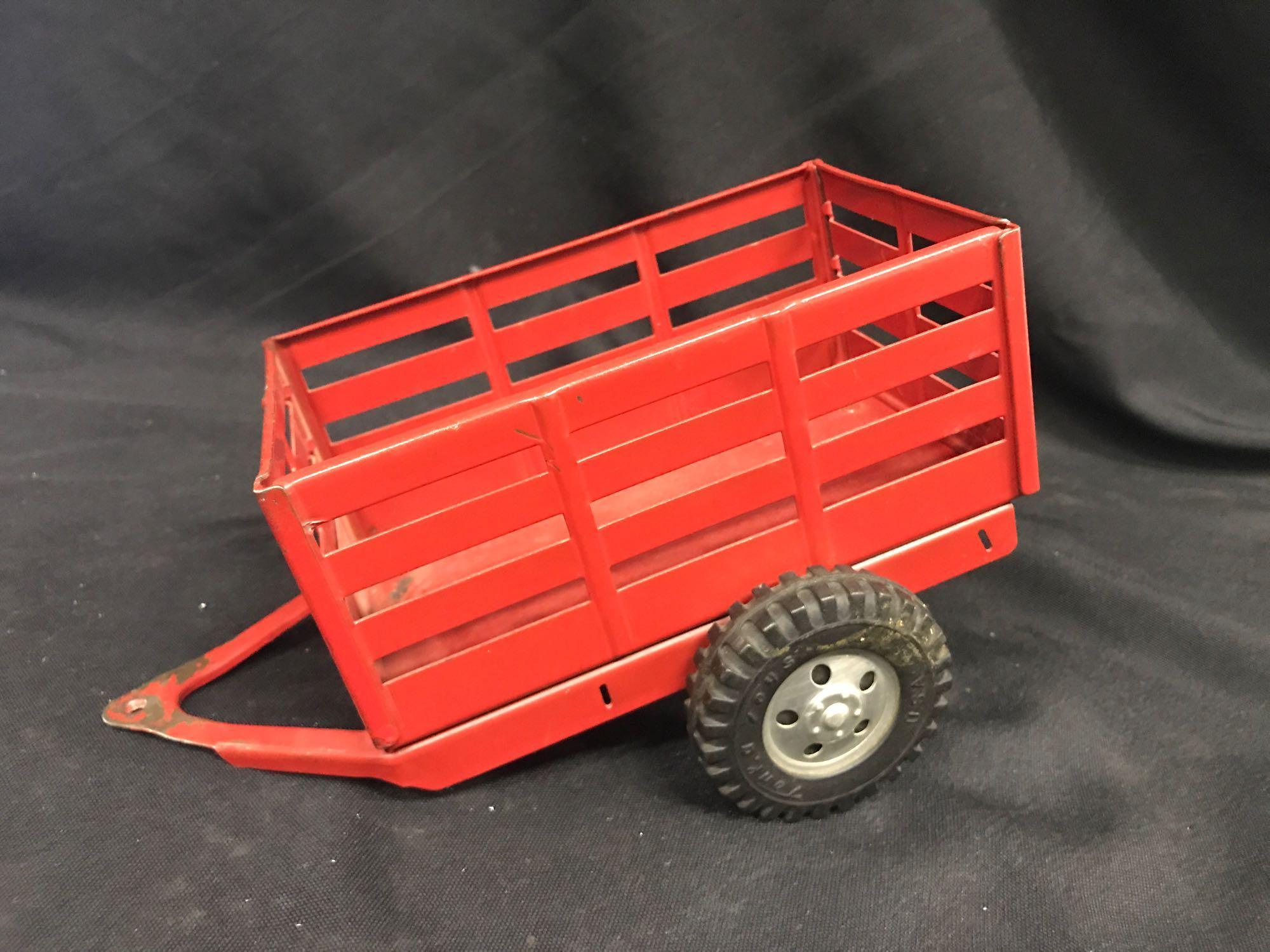 1/16 Scale Tru Scale Spreader and 2 Wheel Livestock Wagon