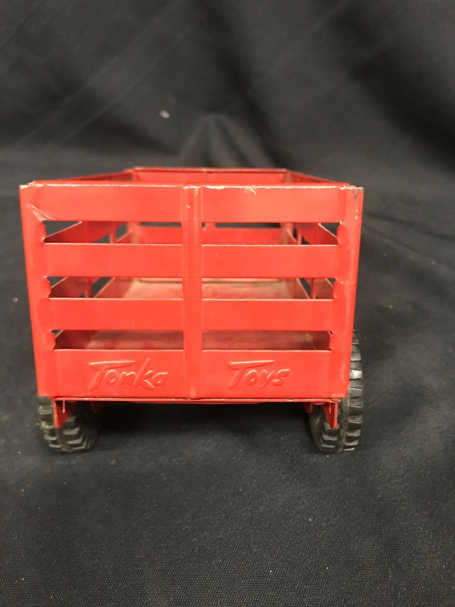 1/16 Scale Tru Scale Spreader and 2 Wheel Livestock Wagon