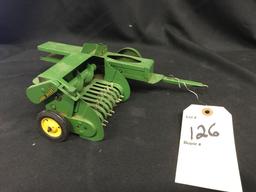 1/16 Scale John Deere Baler