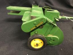 1/16 Scale John Deere Baler