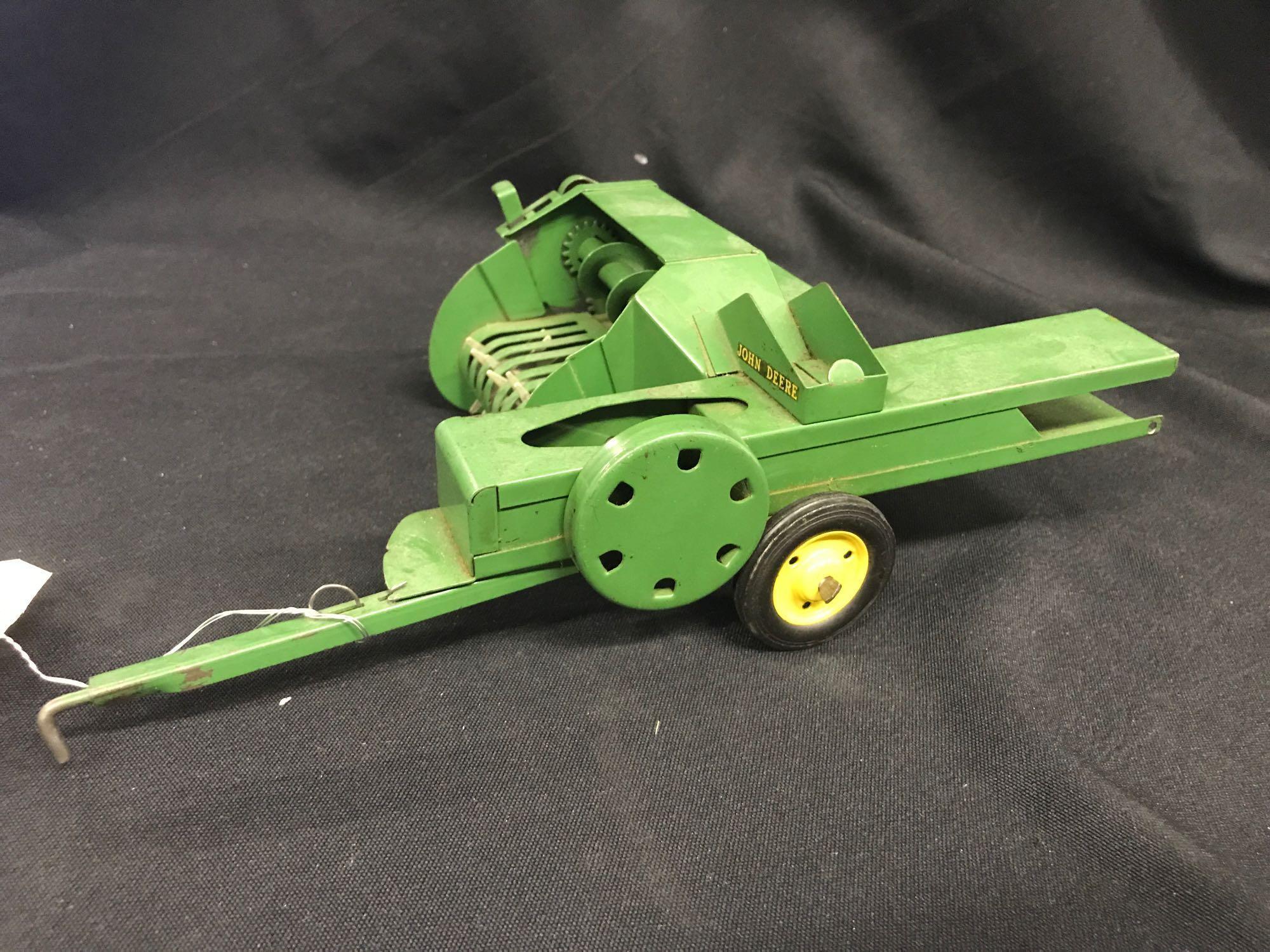 1/16 Scale John Deere Baler