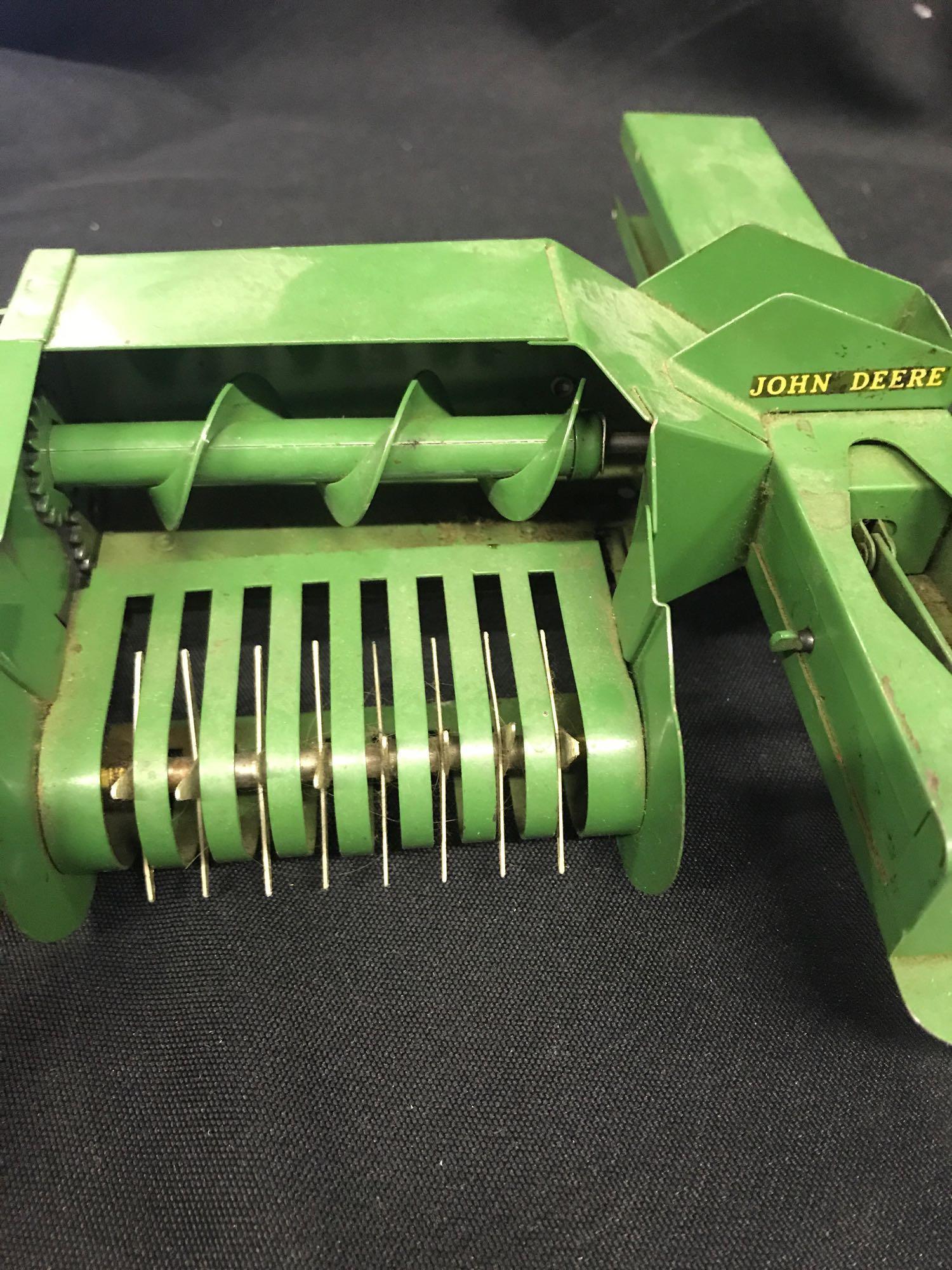 1/16 Scale John Deere Baler