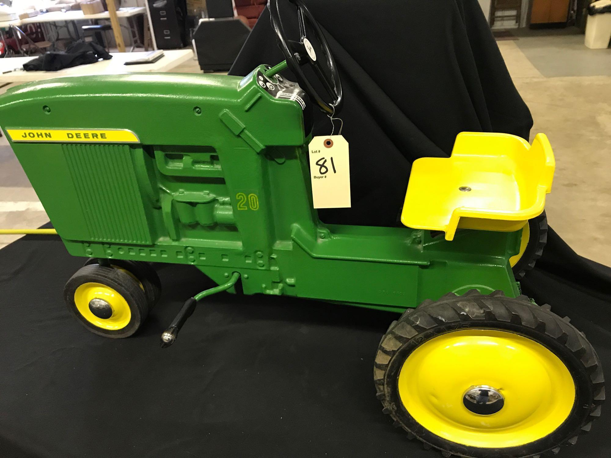 Ertl John Deere 20 Series Pedal Tractor - Mint