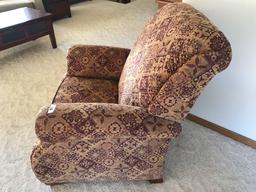 LaZBoy Recliner. NO SHIPPING AVAILABLE!