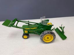 NIB Ertl 1/16th scale, Precision Classic model #720 JD tractor w/ #80 blade & #45 loader. Very Nice!