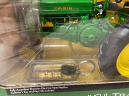 NIB Ertl 1/16th scale, Precision Key series JD Model "G" tractor - Very Nice!