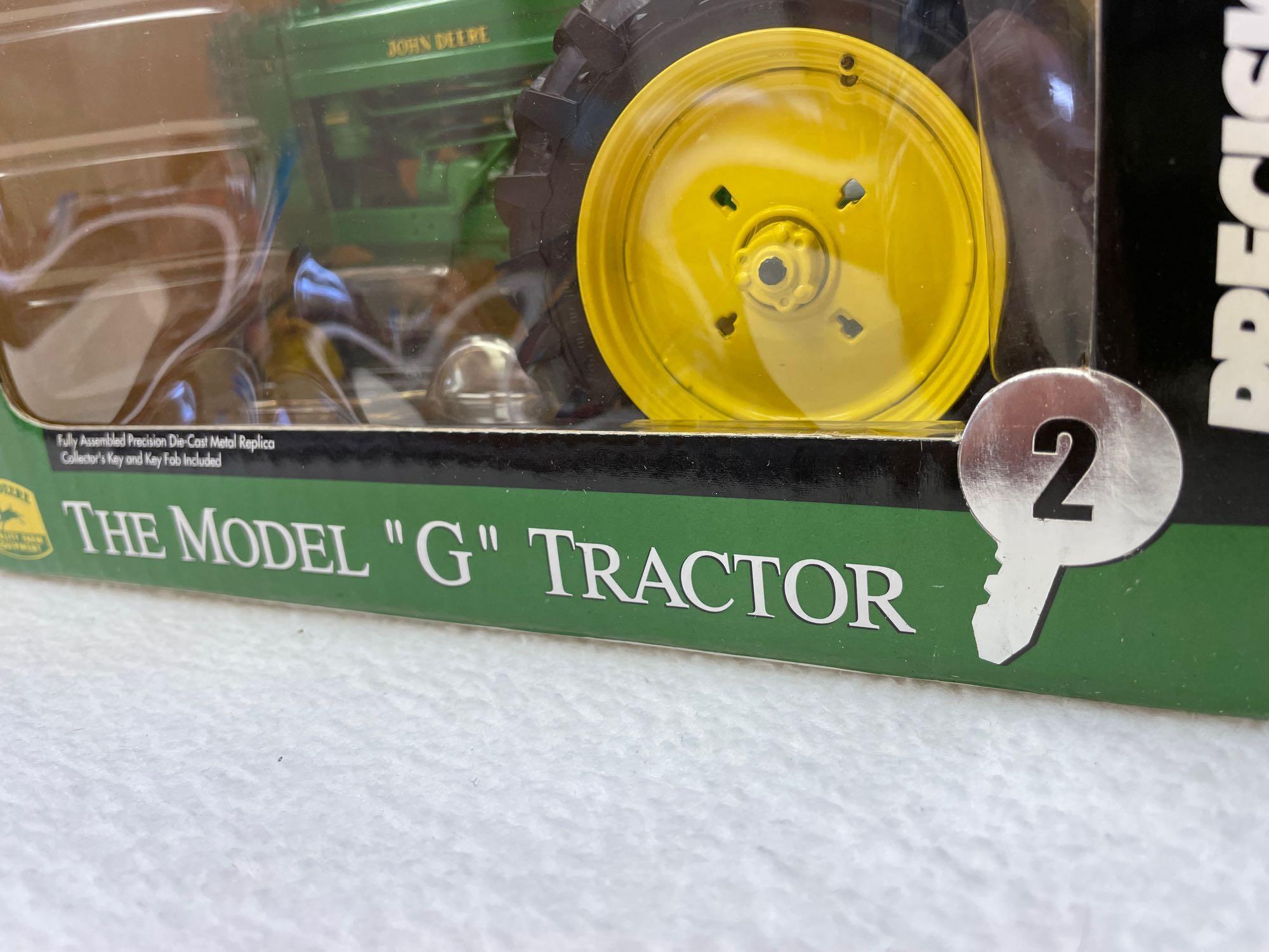 NIB Ertl 1/16th scale, Precision Key series JD Model "G" tractor - Very Nice!