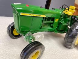 New (no box) 1/16th scale, Precision Die Cast JD #4020 diesel w/ wide front - Very Nice!