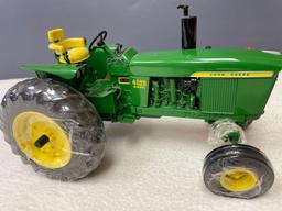 New (no box) 1/16th scale, Precision Die Cast JD #4020 diesel w/ wide front - Very Nice!