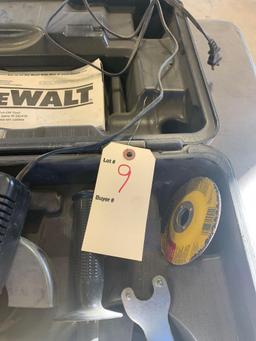 DeWalt 18v cordless cut off tool with charger (battery not good). SHIPPING AVAILABLE