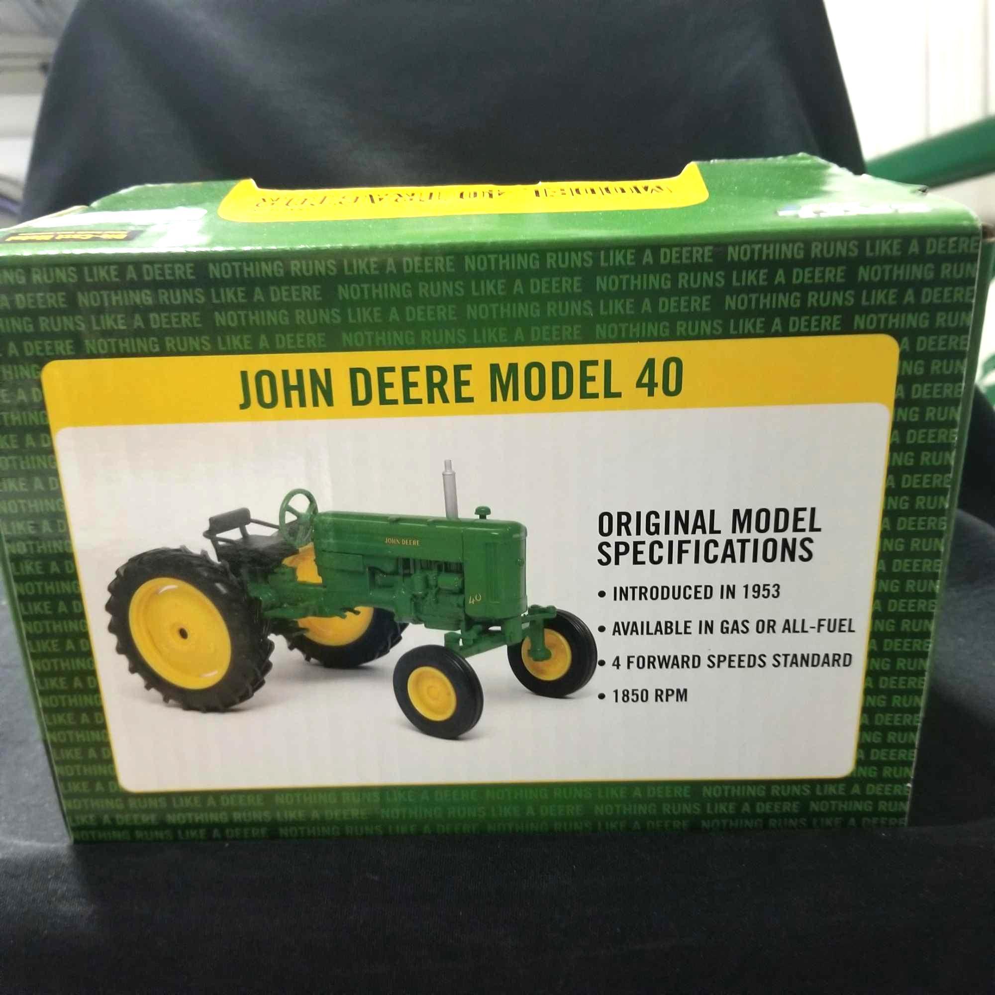 JOHN DEERE "40" TRACTOR