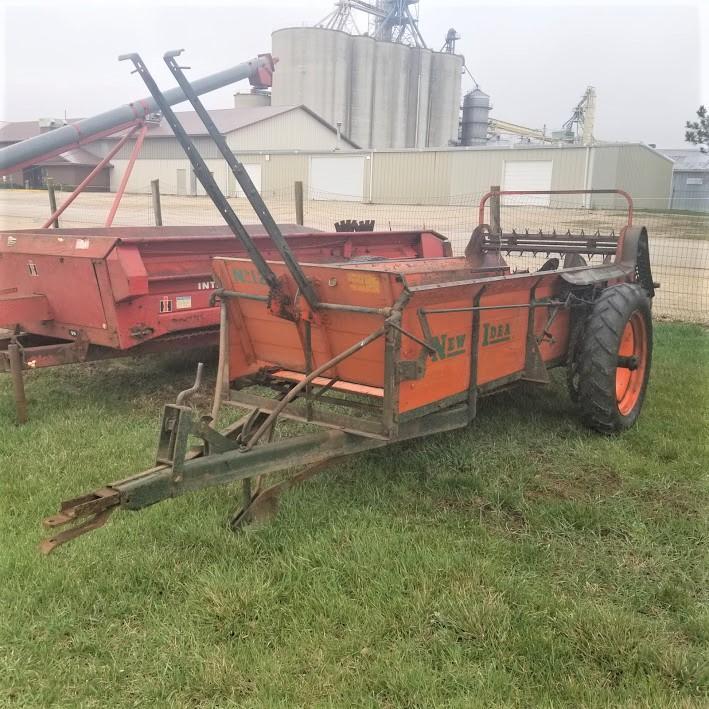 Vintage New Idea 12A Manure Spreader