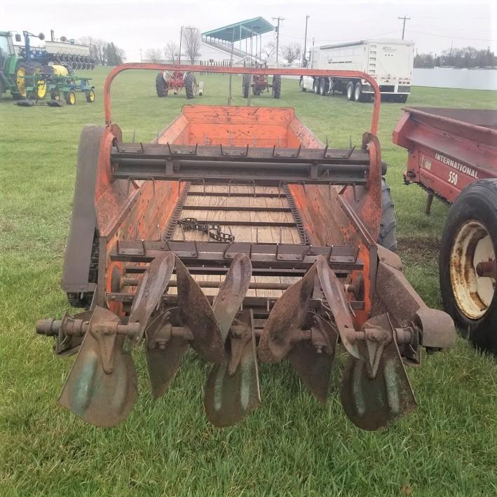 Vintage New Idea 12A Manure Spreader