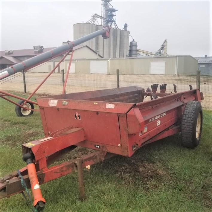 IH 550 Manure Spreader