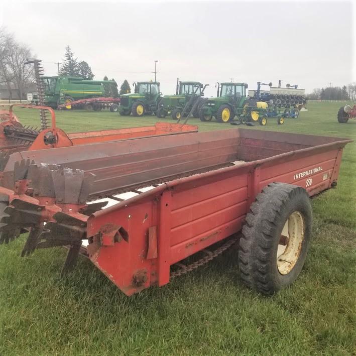 IH 550 Manure Spreader