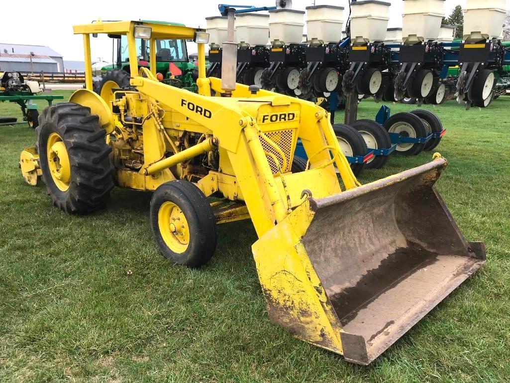 Ford Industrial 4500 Gas Tractor with Loader