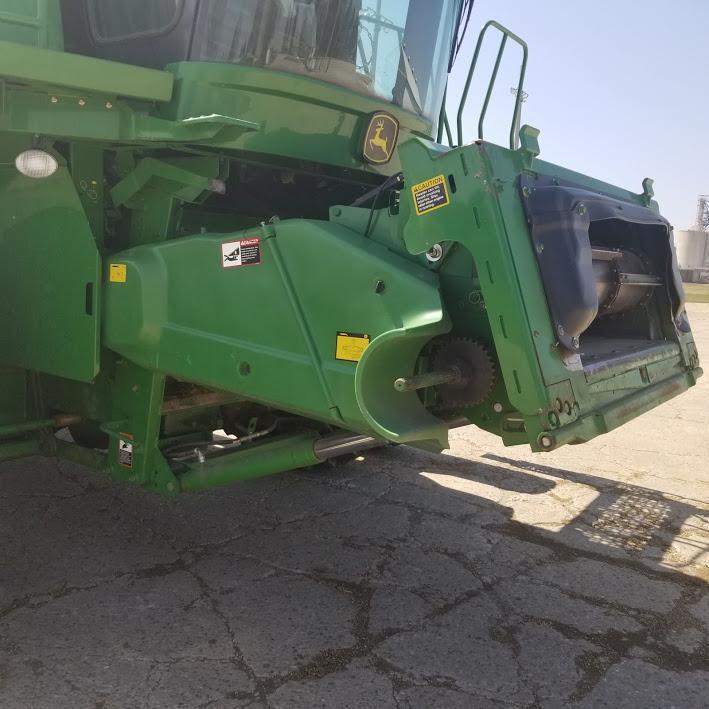 2010 John Deere 9570 STS Combine