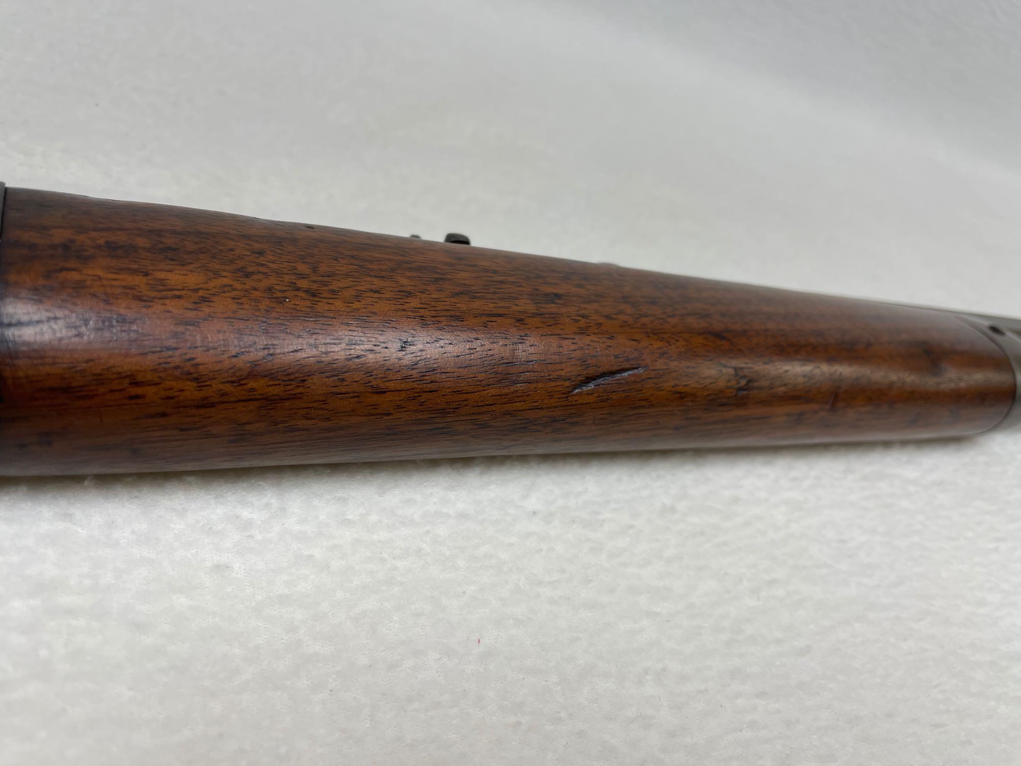 Winchester model 1876, 45-60 caliber. Year 1877. Antique rifle with octagon barrel. SN: 37961 Year