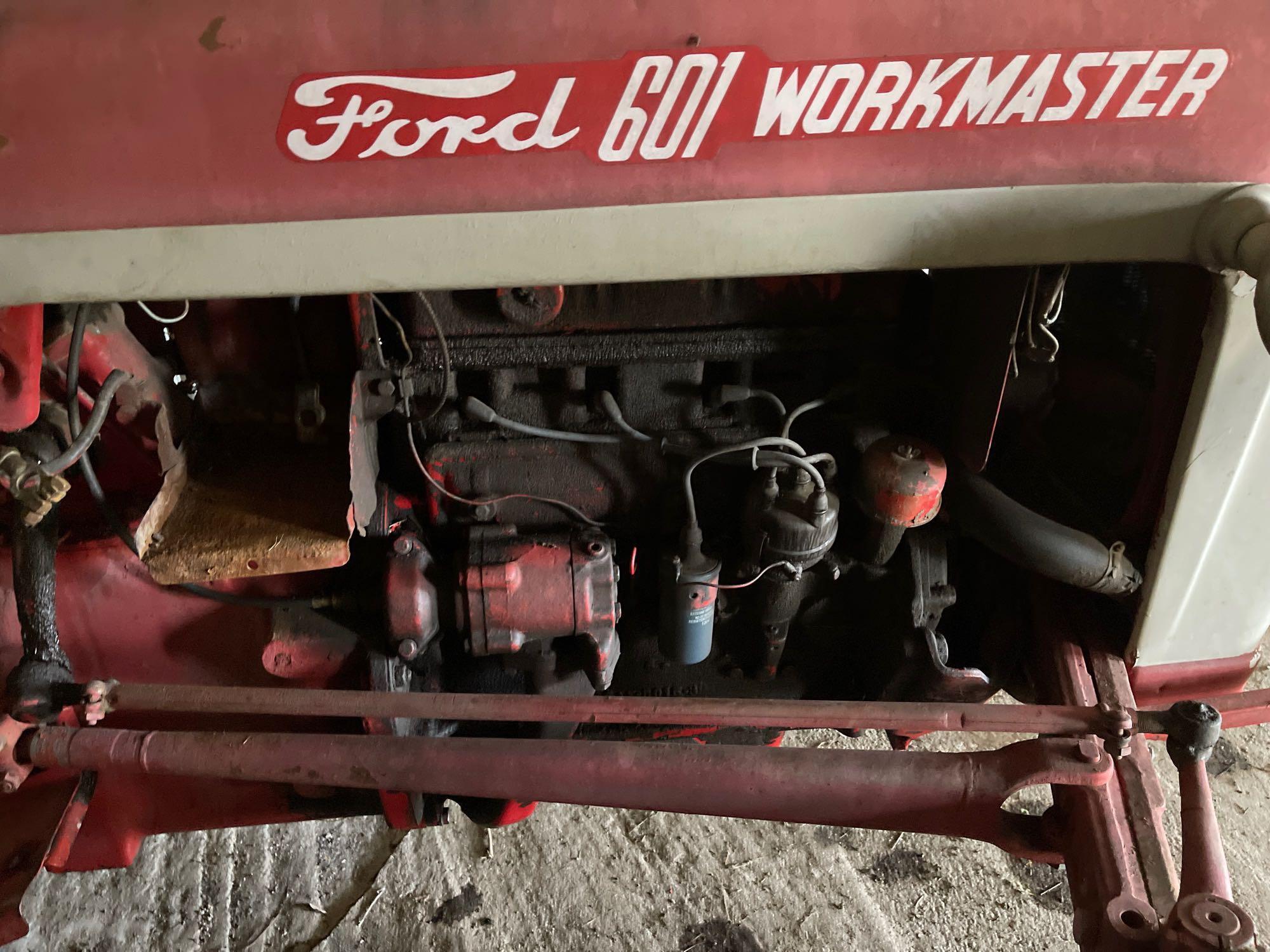 FORD "601 WORKMASTER" GAS TRACTOR