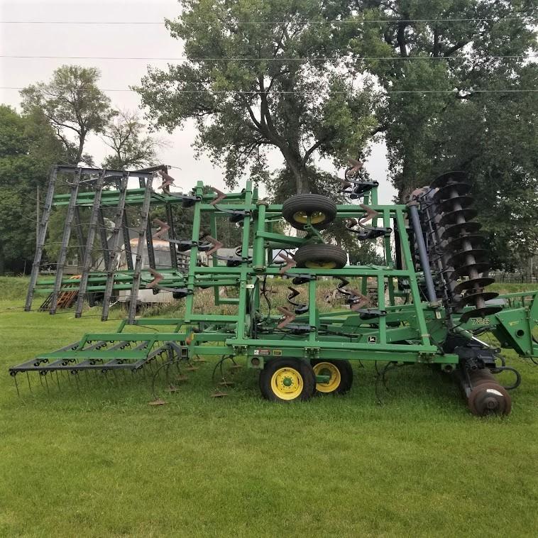 JOHN DEERE 726 COMBO-MULCH FINISHER 26'