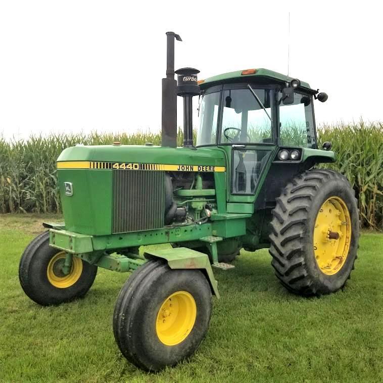 1982 JOHN DEERE "4440" TRACTOR