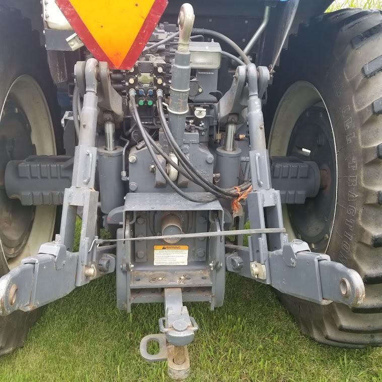 2001 NEW HOLLAND "8870A" TRACTOR, CAB, SUPER STEER MFD