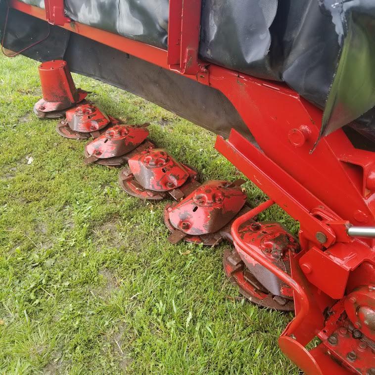 NEW HOLLAND "616" DISC MOWER