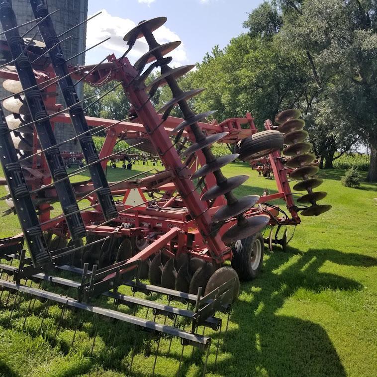 CASEIH "3900" TANDEM DISK. 23', HARROW