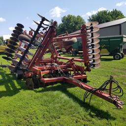 CASEIH "3900" TANDEM DISK. 23', HARROW