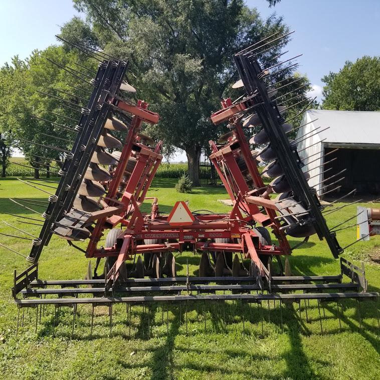 CASEIH "3900" TANDEM DISK. 23', HARROW