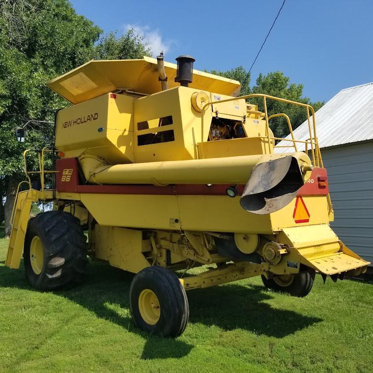 1991 NEW HOLLAND "TR86" COMBINE 2wd, HYDRO