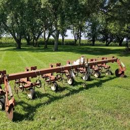 NOBLE 6x30 ROW CROP CULTIVATOR