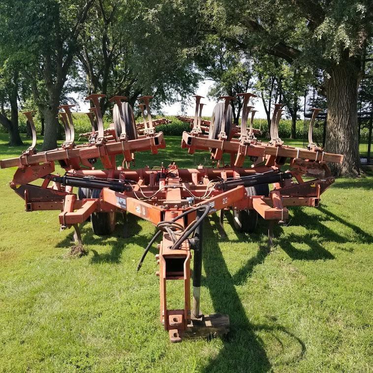 WHITE "226" FIELD CULTIVATOR, 24' TRAILING