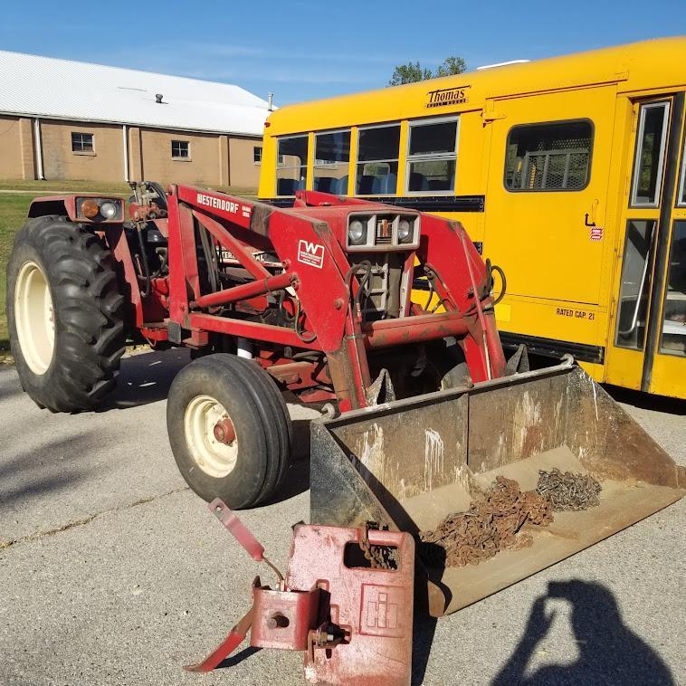 INTERNATIONAL "84 HYDRO " TRACTOR