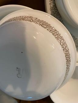 Set of 12 chinaware not a complete set