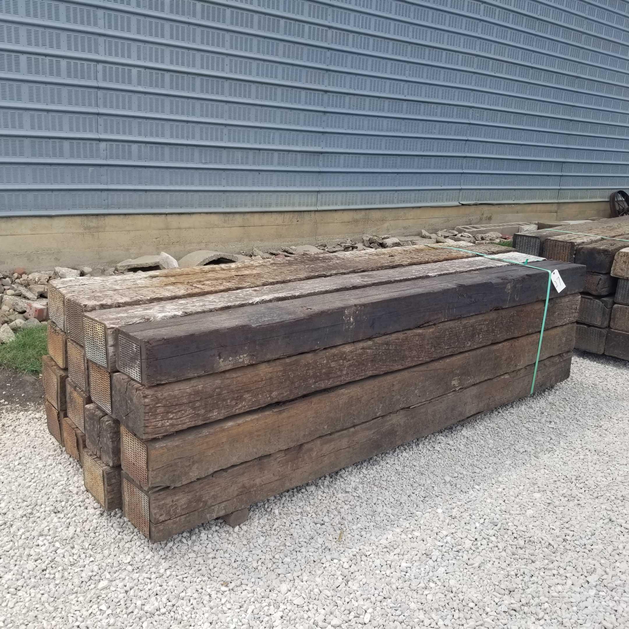 USED RAILROAD TIES