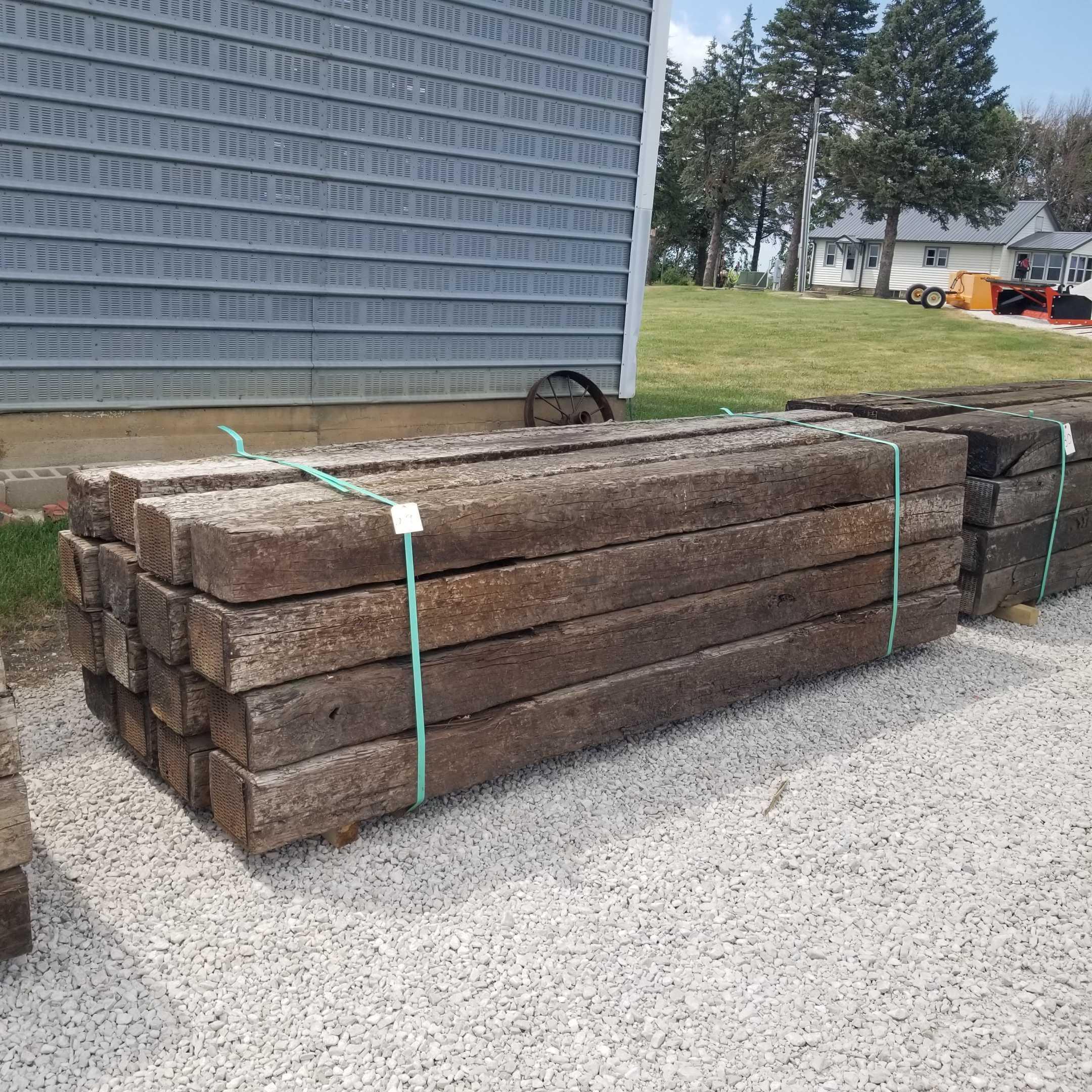 USED RAILROAD TIES