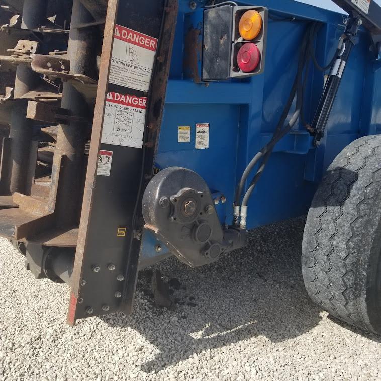 SIOUX AUTOMATION CENTER "5350" BOX MANURE SPREADER