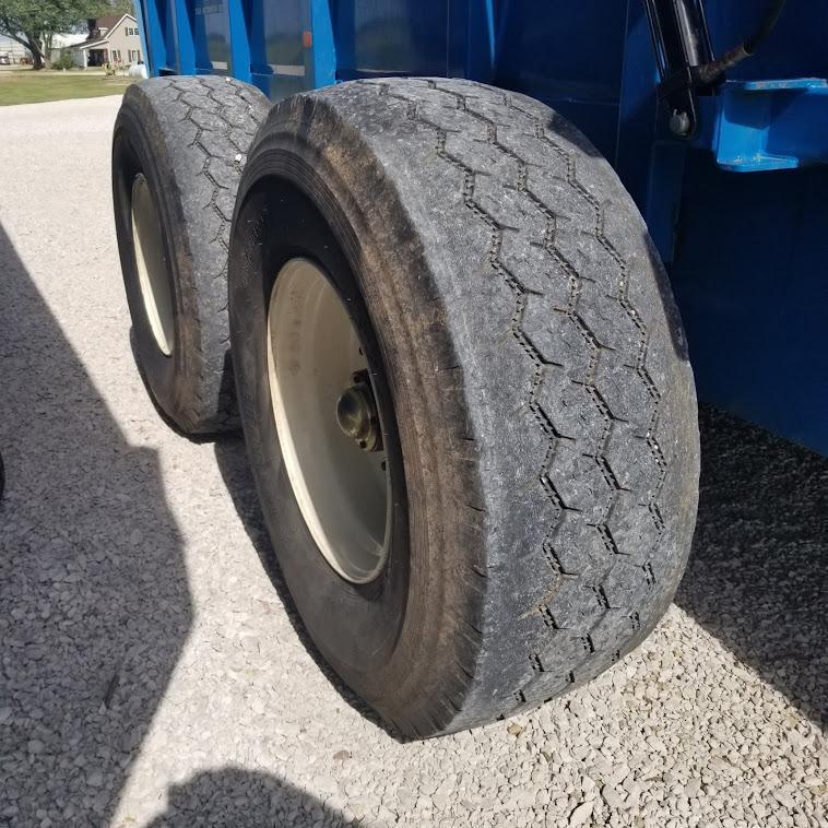 SIOUX AUTOMATION CENTER "5350" BOX MANURE SPREADER