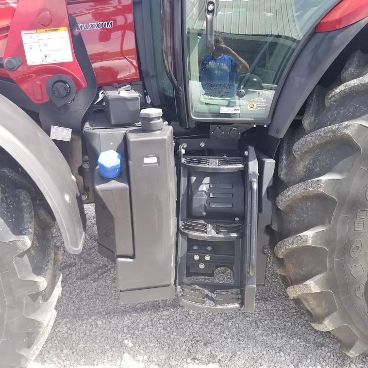 2018 CASEIH "125" MAXXUM TRACTOR CAB MFD w/L105 LOADER