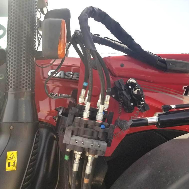 2018 CASEIH "125" MAXXUM TRACTOR CAB MFD w/L105 LOADER