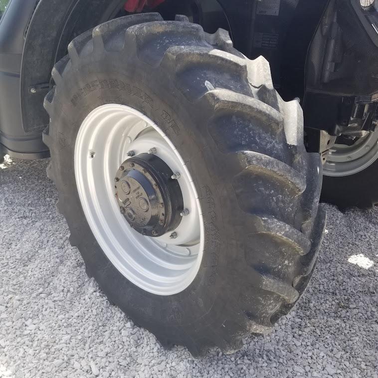 2018 CASEIH "125" MAXXUM TRACTOR CAB MFD w/L105 LOADER