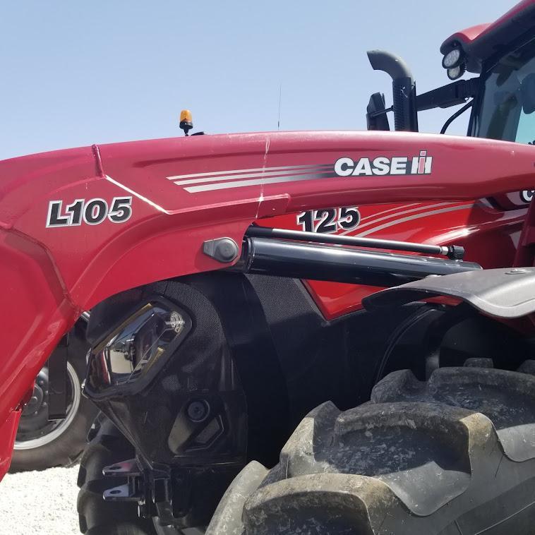 2018 CASEIH "125" MAXXUM TRACTOR CAB MFD w/L105 LOADER