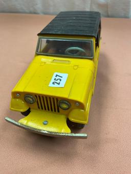 Daiya...hard plastic battery operated Jeepster, battery box is good